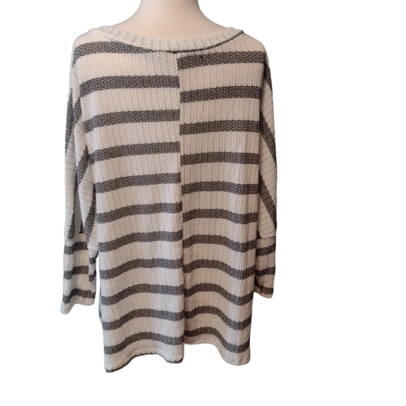 Andrew By Unit Stripped Top Size 2X - Picture 2 of 6